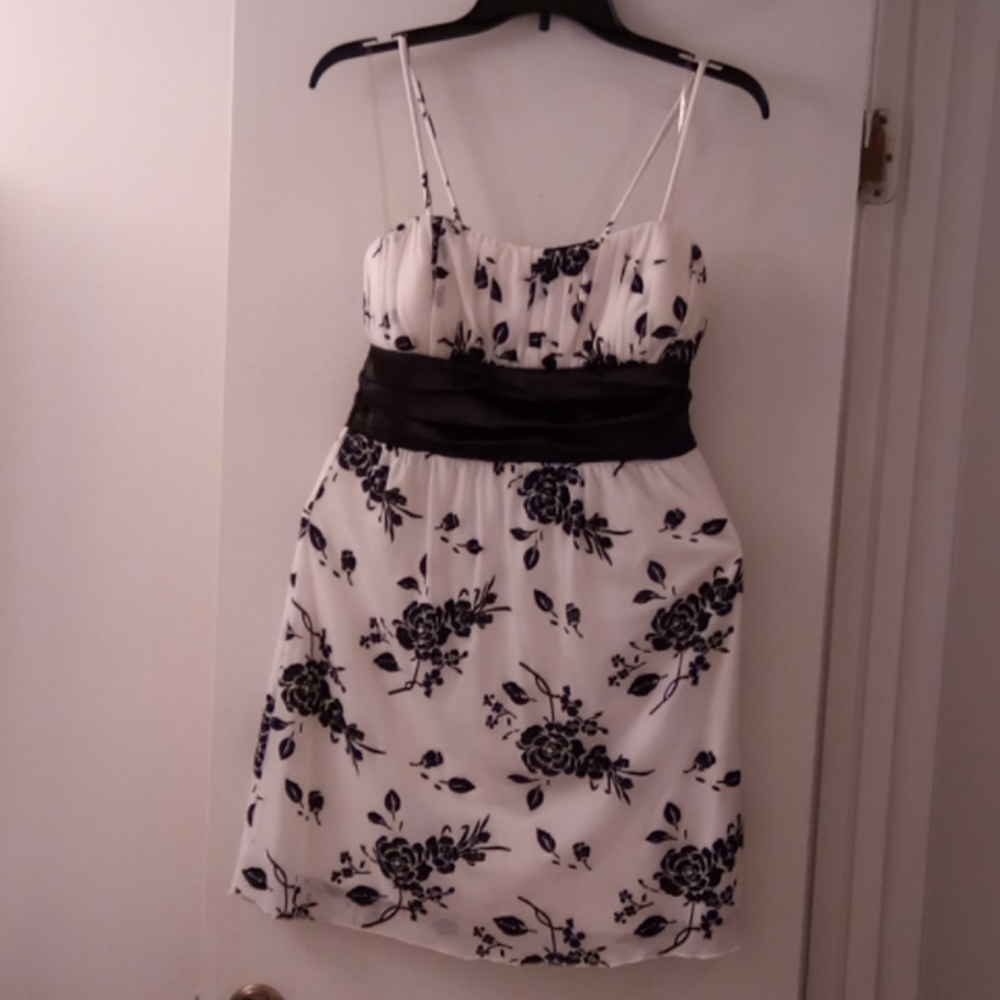 Black and white party dress - Picture 2 of 13